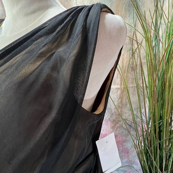 NEW📌Combine Classic Black & Rich Gold Accents = Dress for a Variety of Occasion - Picture 4 of 15